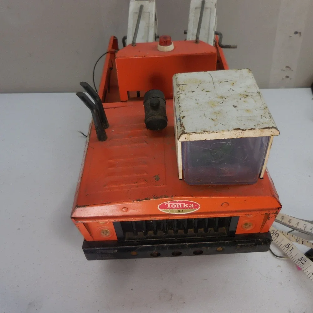 Vintage Mighty Tonka Wrecker Tow Truck Pressed Steel AAA 24 Hr Service Orange